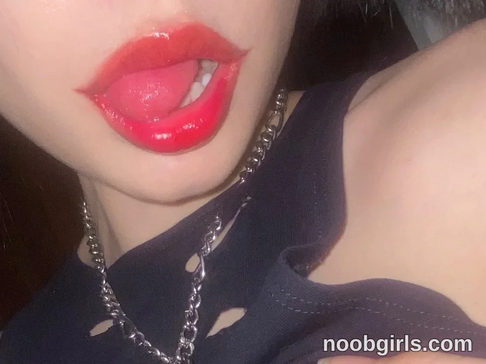 Luna (@felinebloodbite) — "Te nyaaa ( ꈍ◡ꈍ) ⏤͟͟͞͞☆" in I gOt IcE in My vEinS, bLoOdiN mY EyeS HAtE iN mY hEaRt,LovE iN mY…