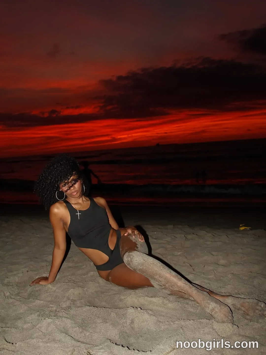 fyre_divine (@fyre_divine) — "Soy el eterno sol que sieMpre brillará en ti, con mi resplandor estar en lo…"