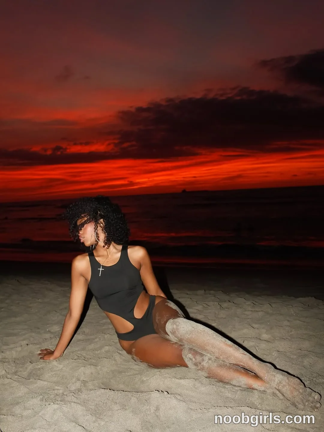 fyre_divine (@fyre_divine) — "Soy el eterno sol que sieMpre brillará en ti, con mi resplandor estar en lo…"