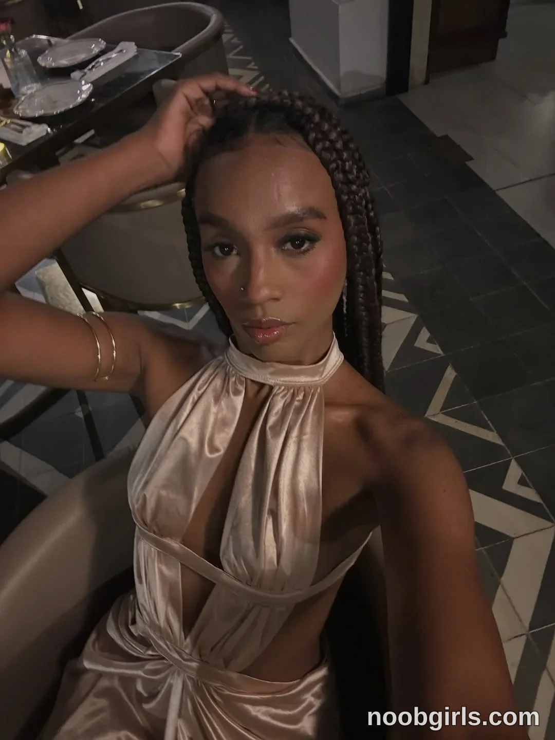 fyre_divine (@fyre_divine) — "Obrigada 🕯️🕯️🕯️🕯️🕯️"