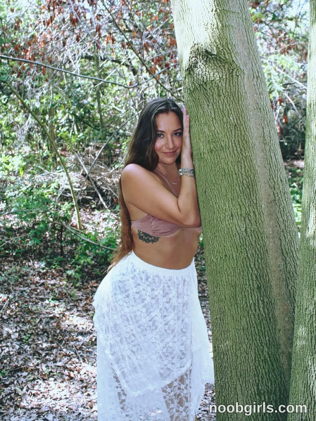 Adrianna (@gardenmusexo) — "meet me in the wild 🌿"