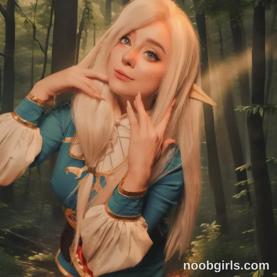 Sammy (@goldengoddessxxx) — "What other cosplays would you like to see me do?"