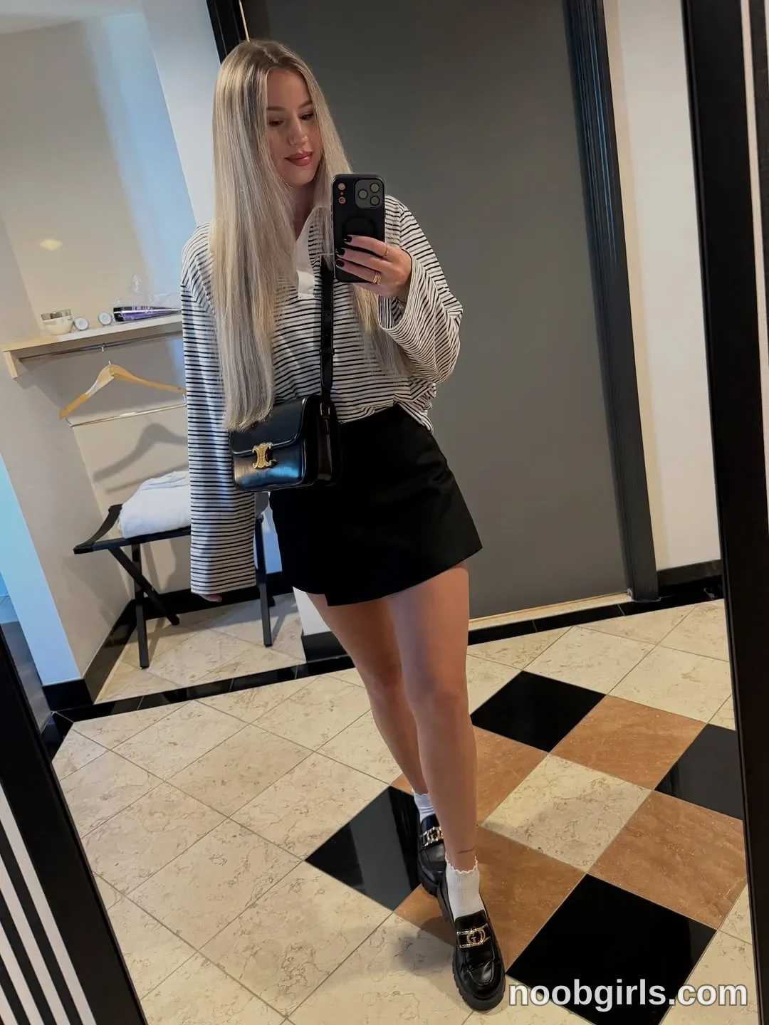 Haylee (@hayleex) — "Selfie photo bomb 🧚🏻" in Las Vegas, Nevada