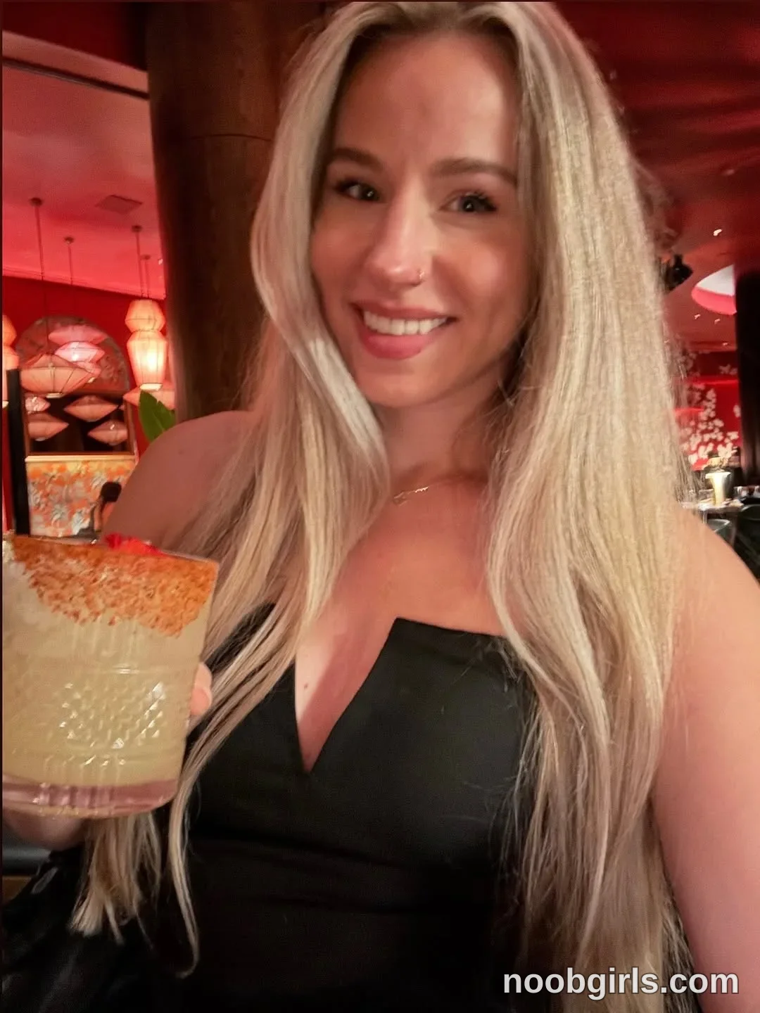 Haylee (@hayleex) — "Selfie photo bomb 🧚🏻" in Las Vegas, Nevada
