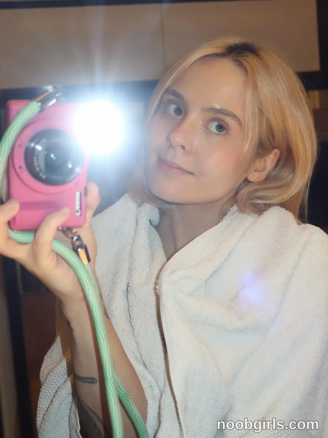 honey_sunshine exclusive photo gallery image #9 — Chaturbate streamer profile