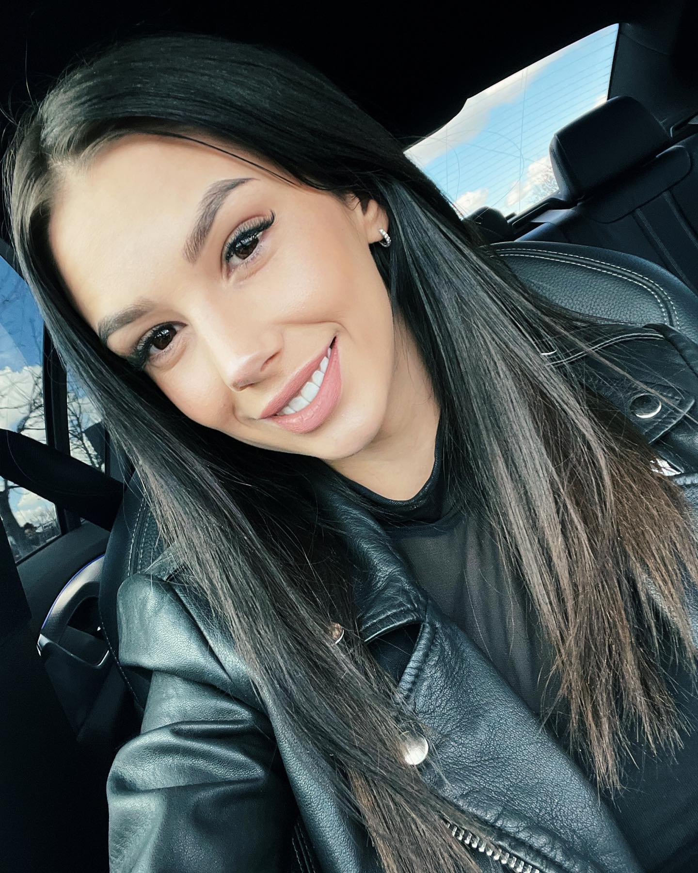 hotfallingdevil verified Instagram photoshoot picture #2 — live cam model review