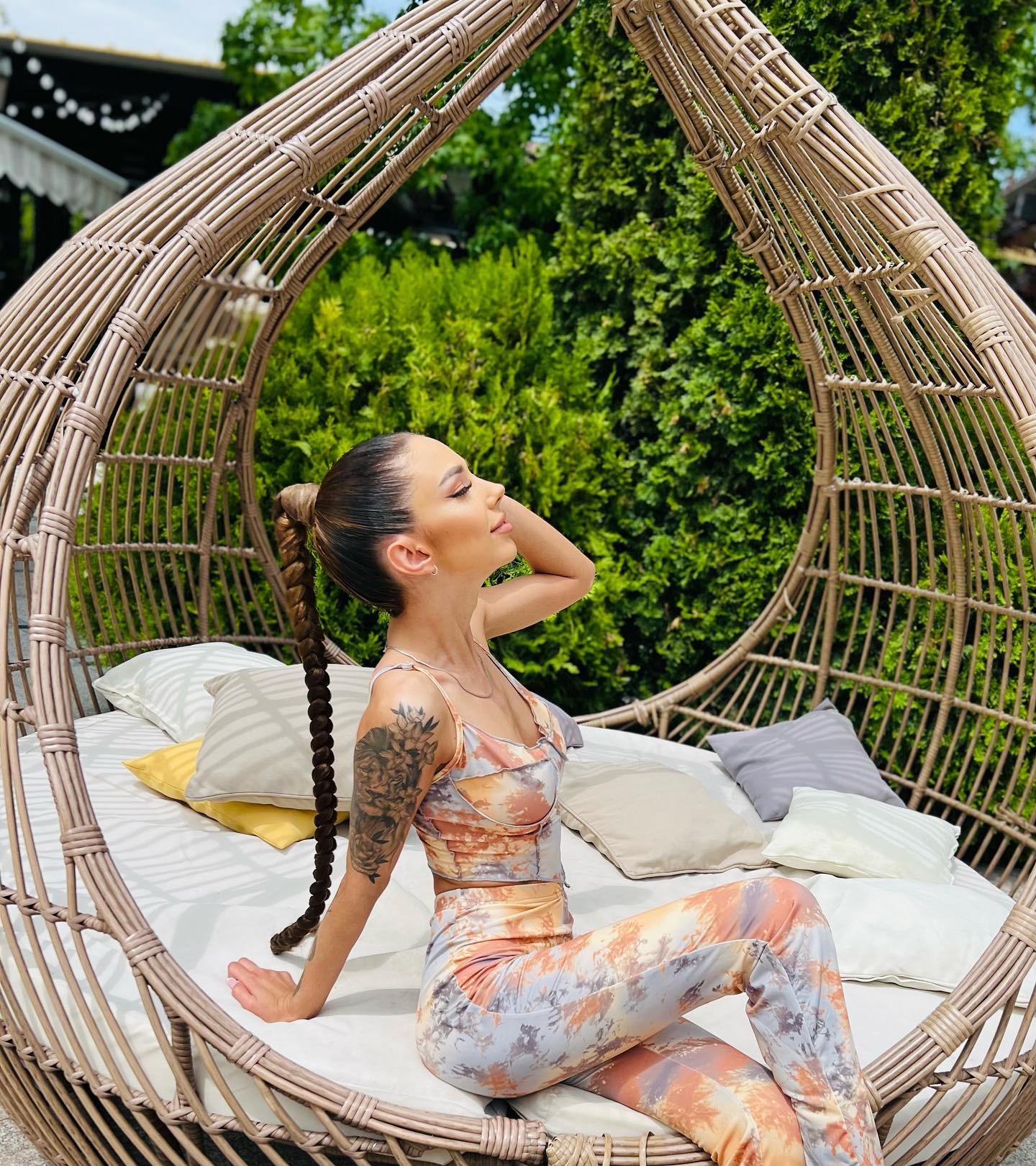 hotfallingdevil verified Instagram photoshoot picture #5 — live cam model review