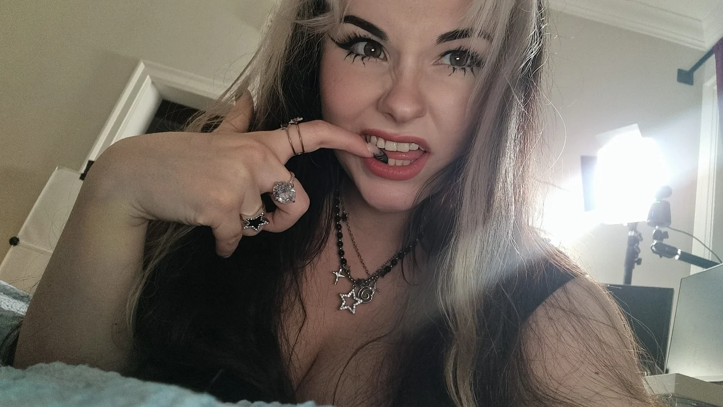 iammisstery verified Instagram photoshoot picture #35 — live cam model review