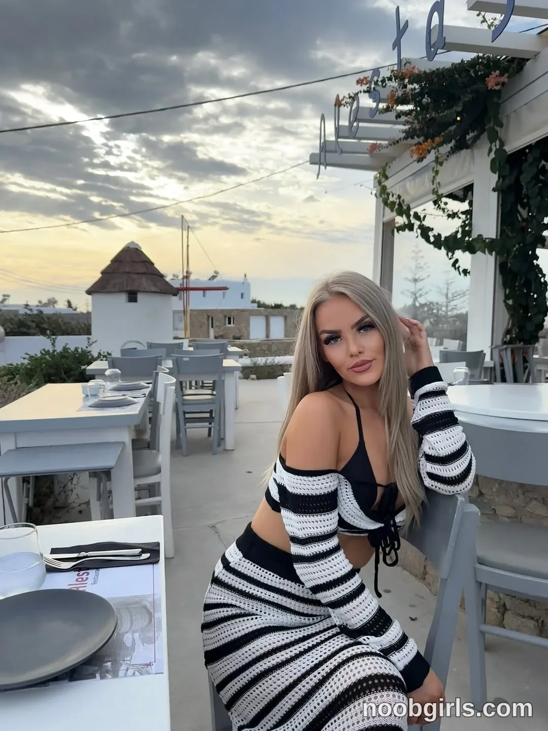 Jessiebellax (@jessiebella0210_) — "Dinner with a view 🤍"