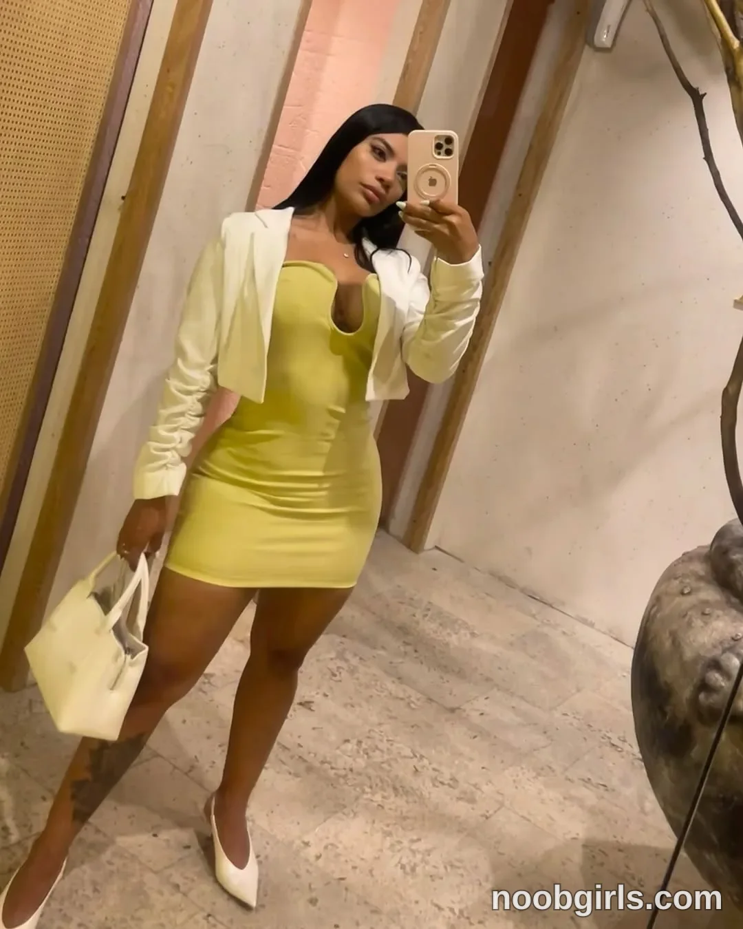 July Correa (@july_correa) — "💚💚💚💚💚💚💚💚💚"