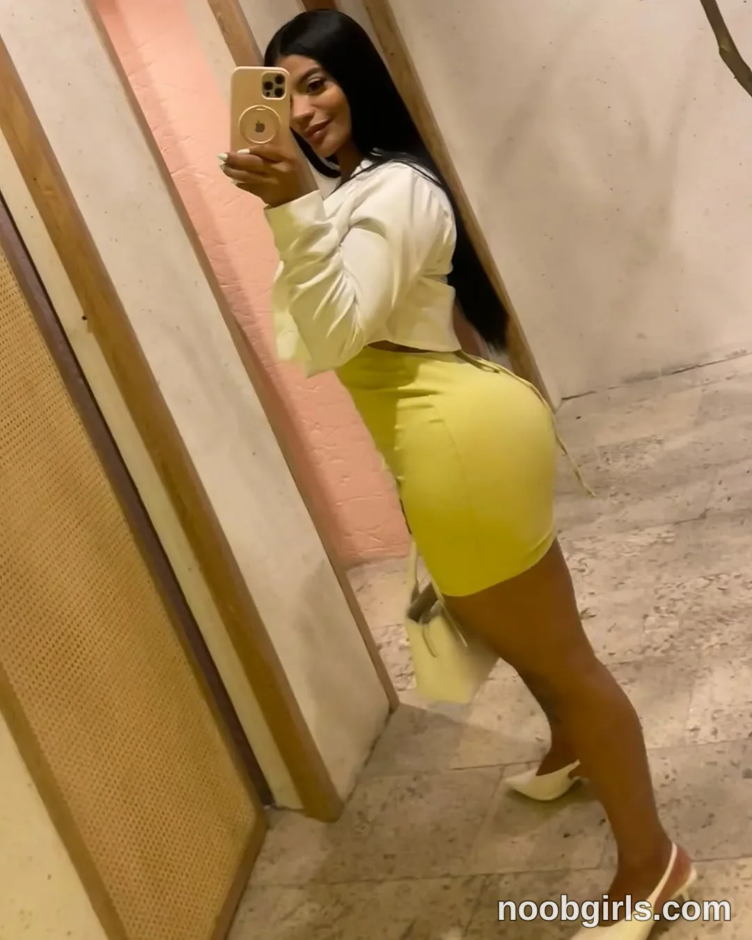 July Correa (@july_correa) — "💚💚💚💚💚💚💚💚💚"