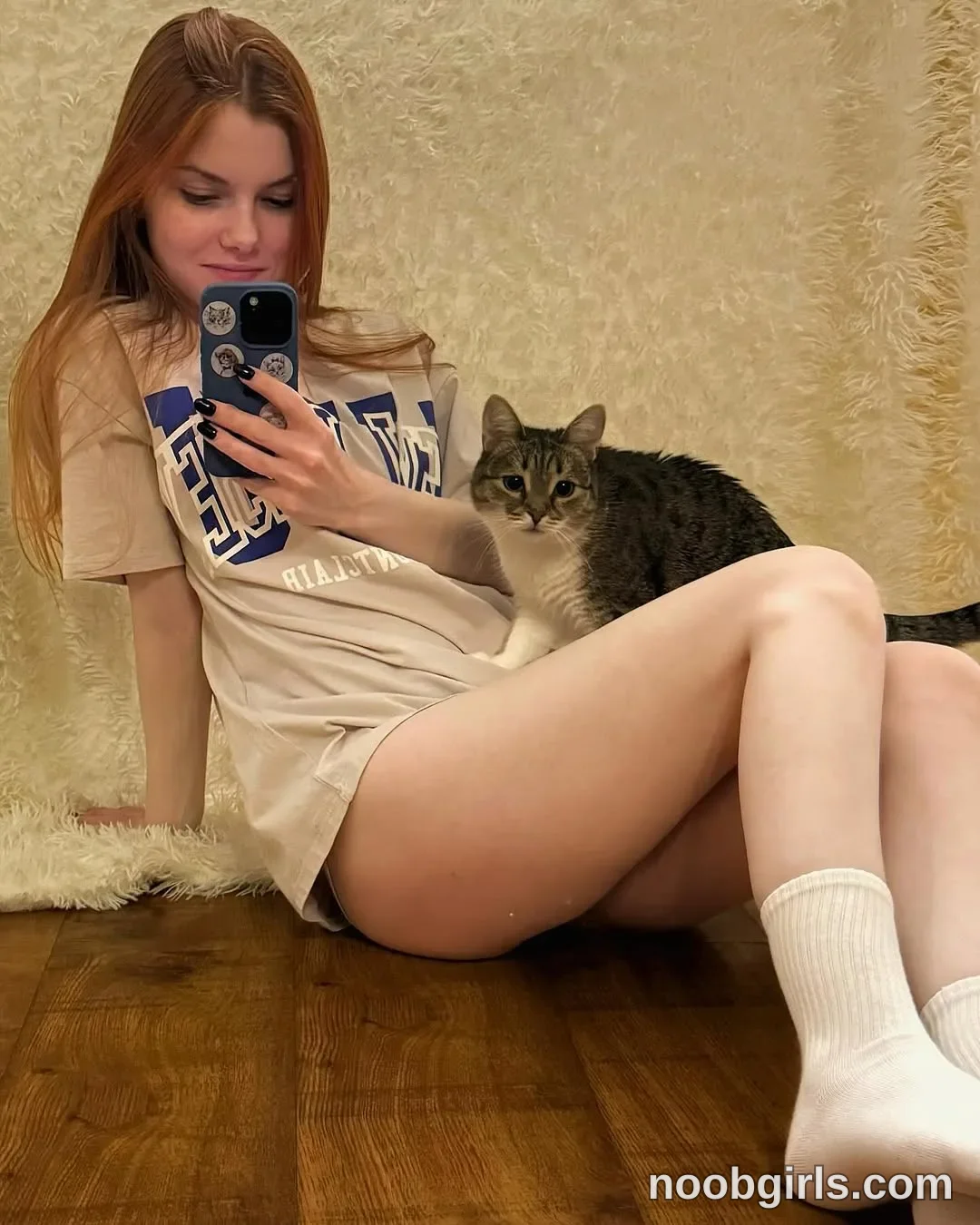 Mynameis Katy      - (@katy_ethereal) — "My assistant🐈"