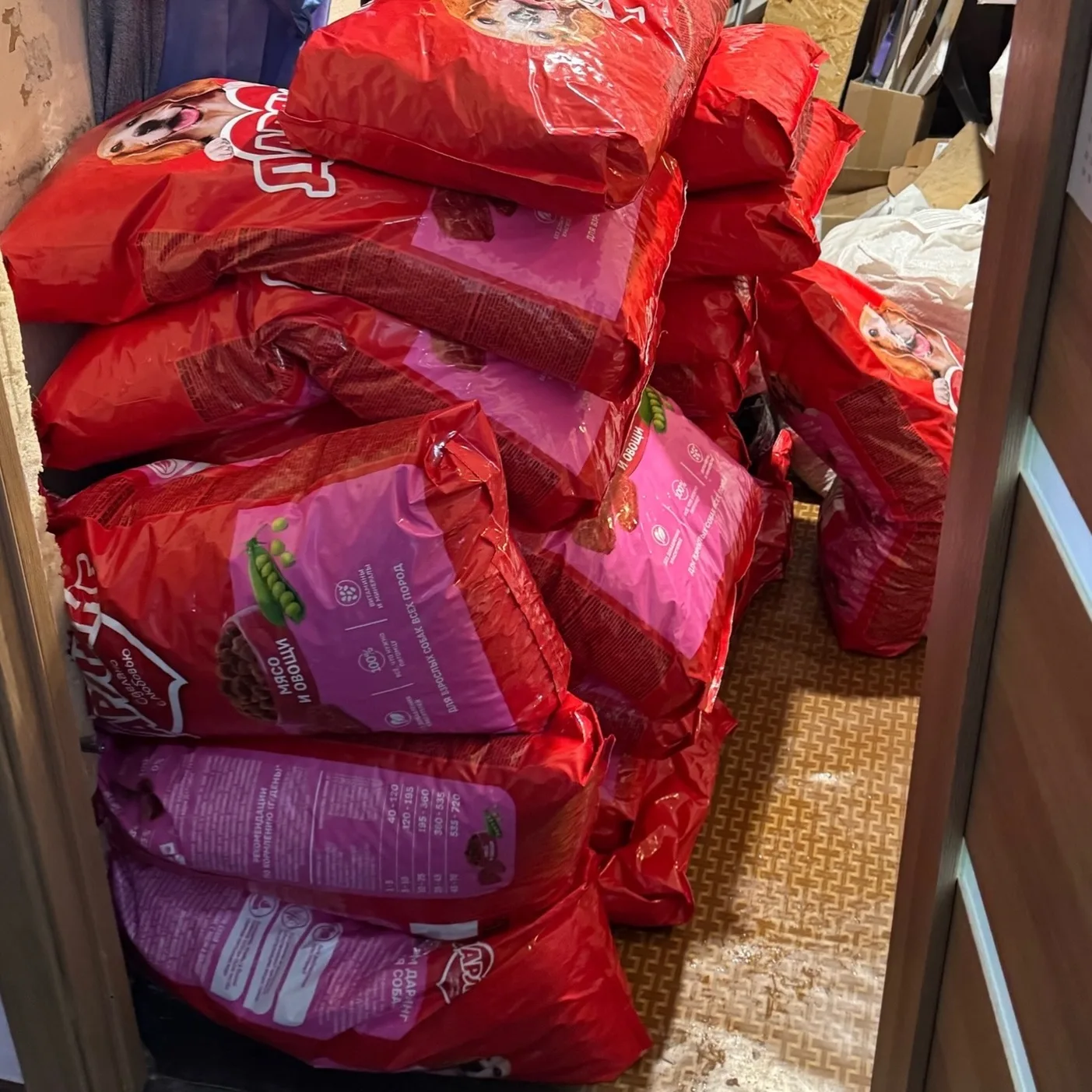 Mynameis Katy      -   https://linktr.ee/katy_ethereal on Chaturbate