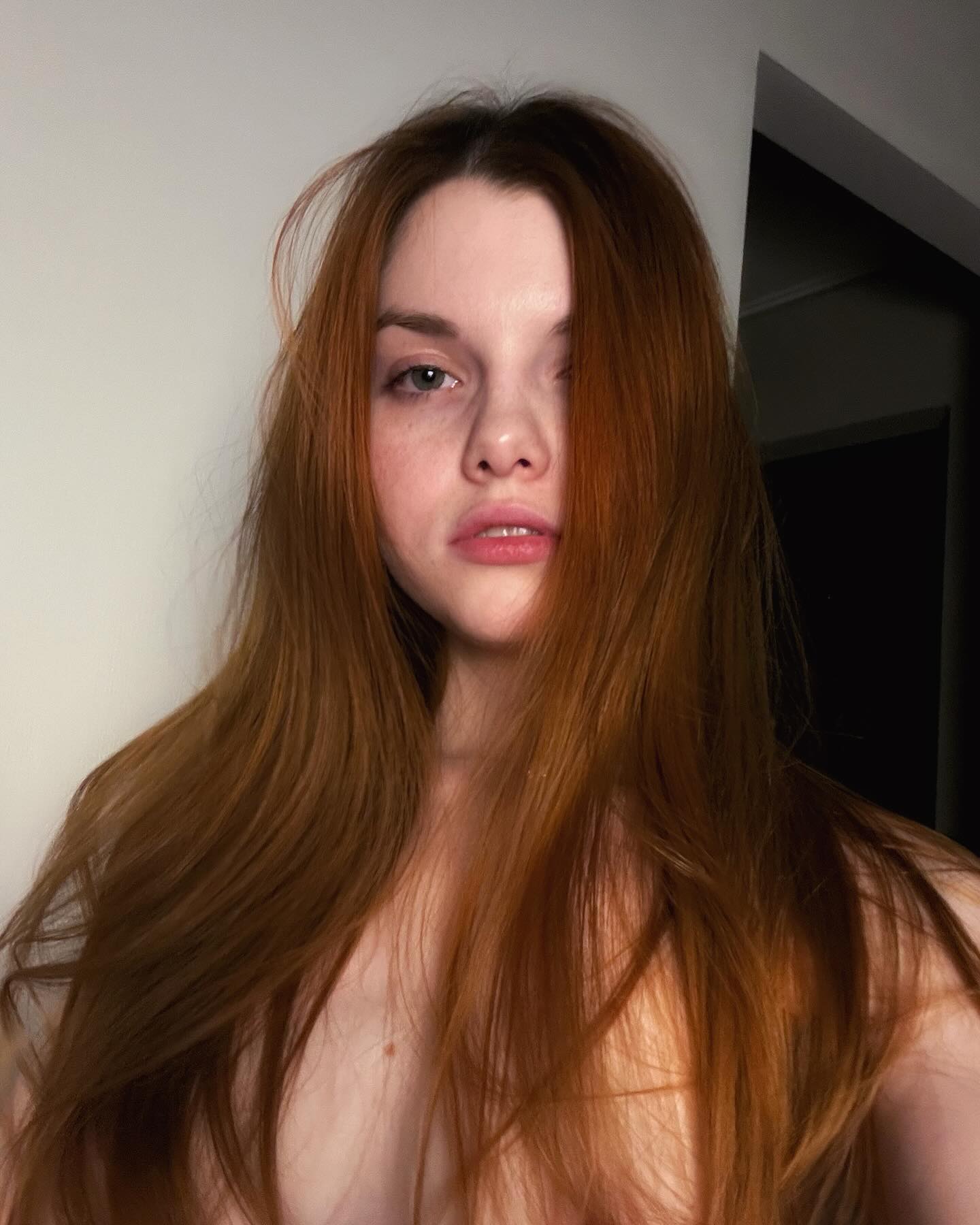 katy_ethereal (@katy_ethereal) high-res photoshoot photo #19 — Chaturbate cam model gallery