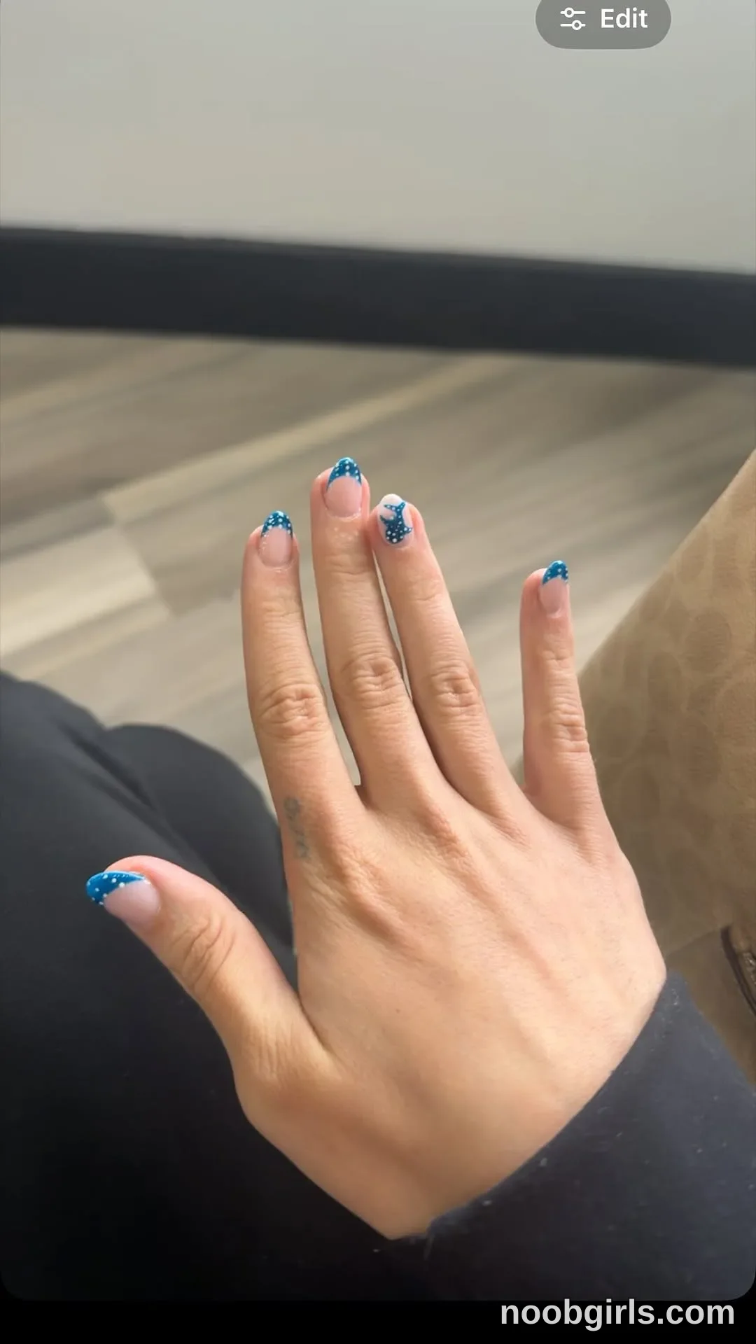 Kaylee Rose (@kayleerosee_01) — "Lets get our nails done 💅"