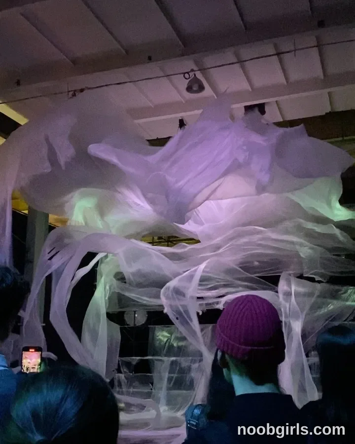 Keira (@keira_knight) — "What do you think about modern art? I recently visited such an exhibition and…"