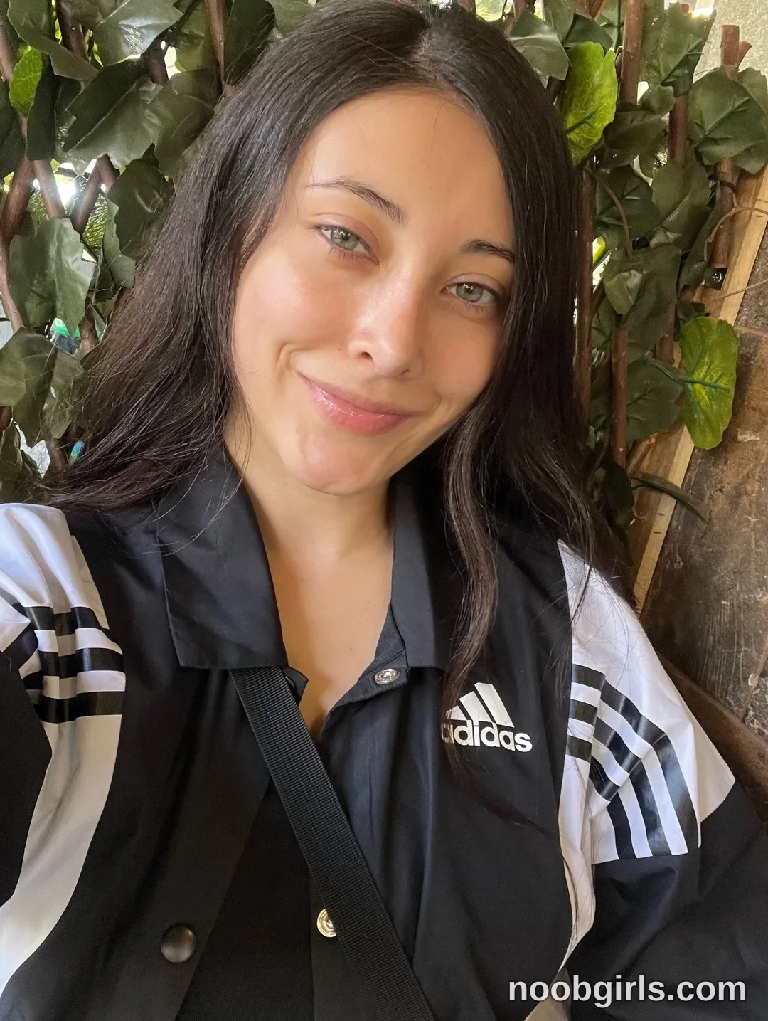 kellytesh (@kellytesh) high-res photoshoot photo #13 — Chaturbate cam model gallery