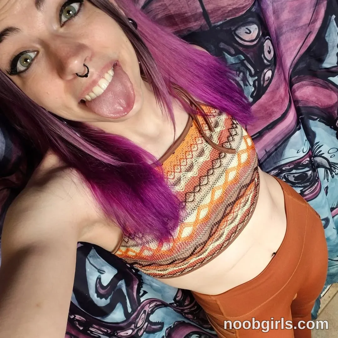 Kiersten (@kierbearkisses) — "It is FINALLY getting warm outside💕"