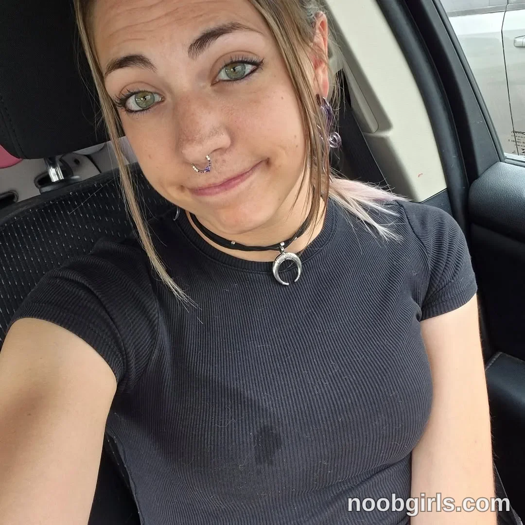 Kiersten (@kierbearkisses) — "When you try to take cute pictures but you have water on your shirt. 🫠"