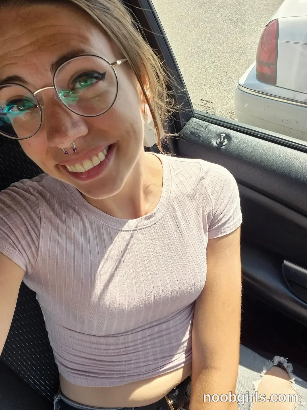 Kiersten (@kierbearkisses) — "New glasses 🥰"