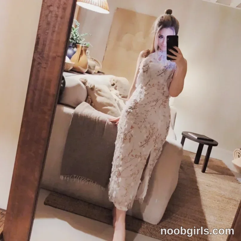 kimilee22 (@kimilee22) high-res photoshoot photo #7 — Chaturbate cam model gallery