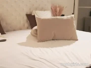 kissing33 chaturbate live screenshot — Chaturbate cam girl