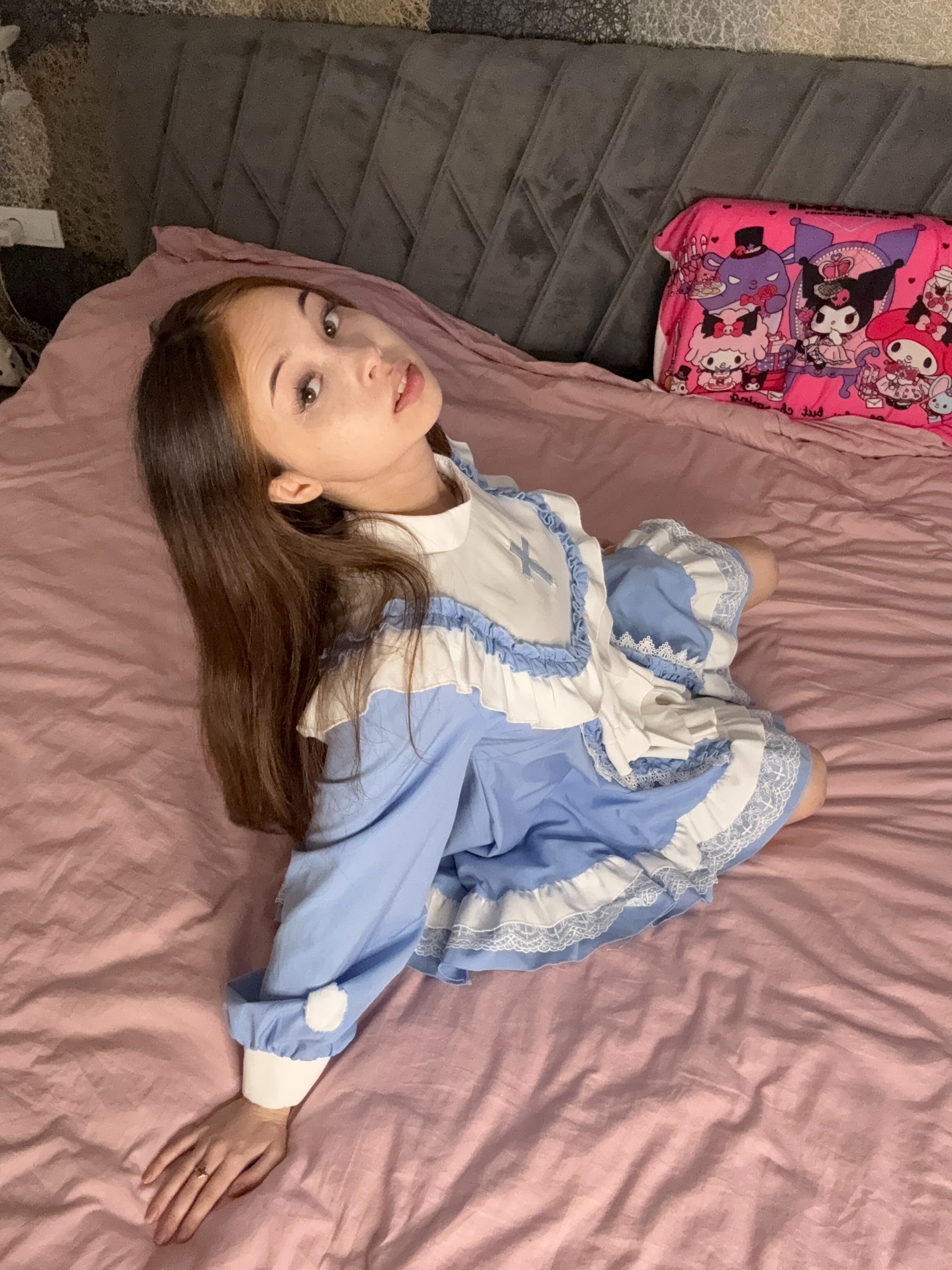 kusssecka (@kusssecka) high-res photoshoot photo #19 — Chaturbate cam model gallery