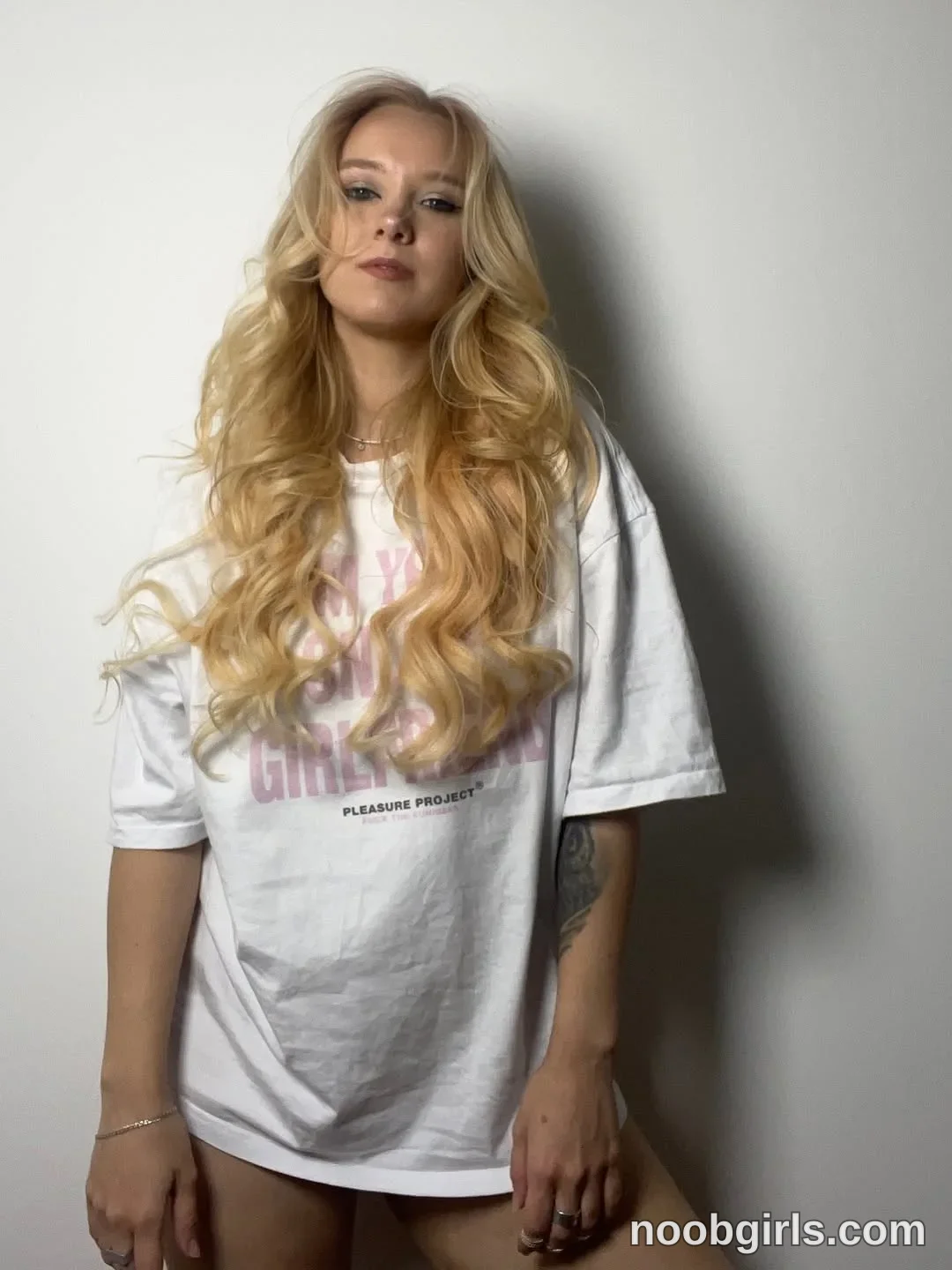 Lina (@l1n4luv404) — "I am your online girlfriend"