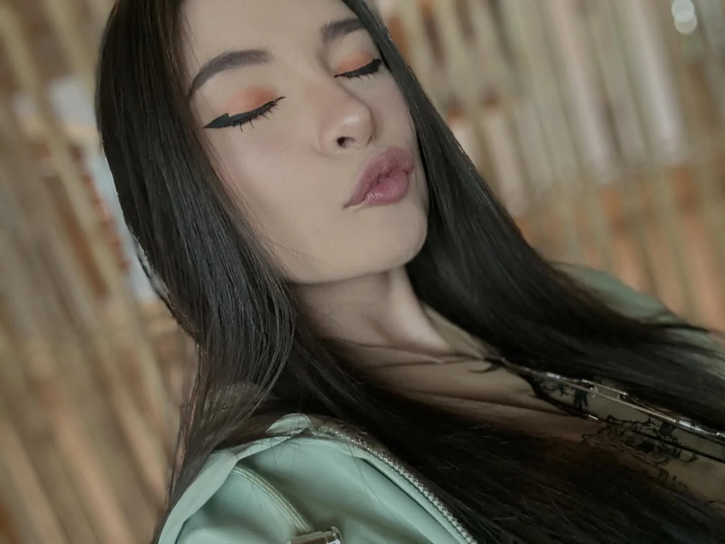 lau__1 1lau 1 x 1lau 1 instagram model photo — real Instagram photo