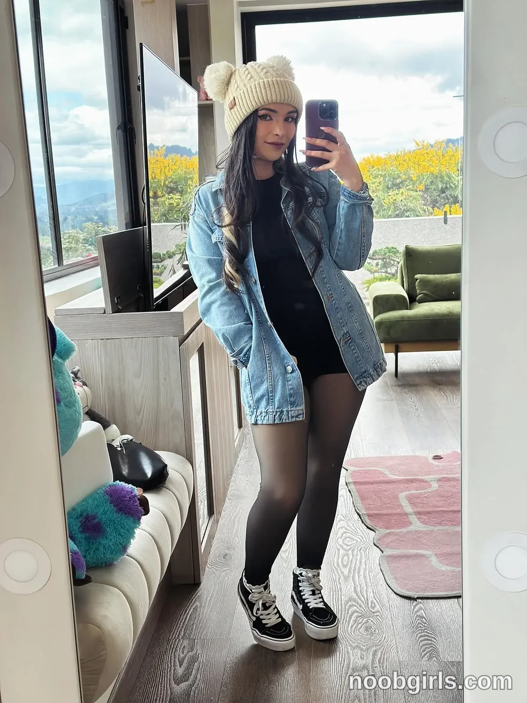 lau__1 (@lau__1) — "Me gustó mi outfit de hoy ✨✌🏻"