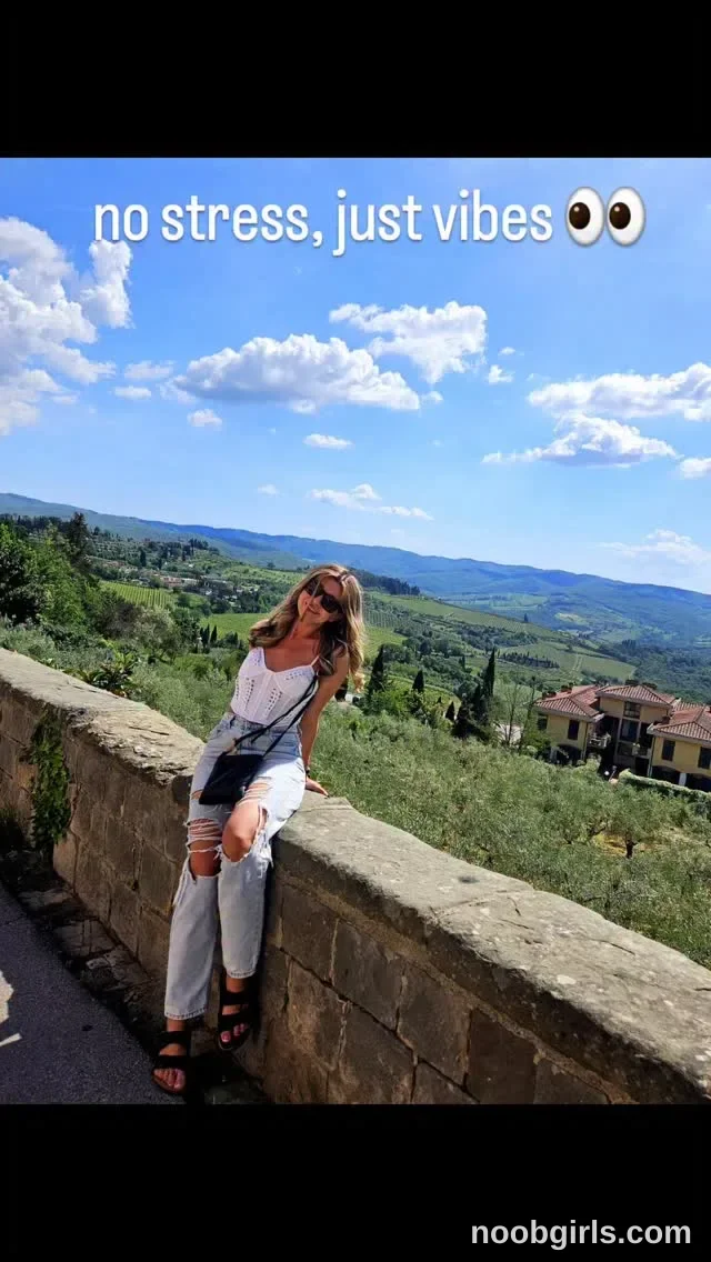Lena reel: sometimes all you need is sunshine and a good view☀️