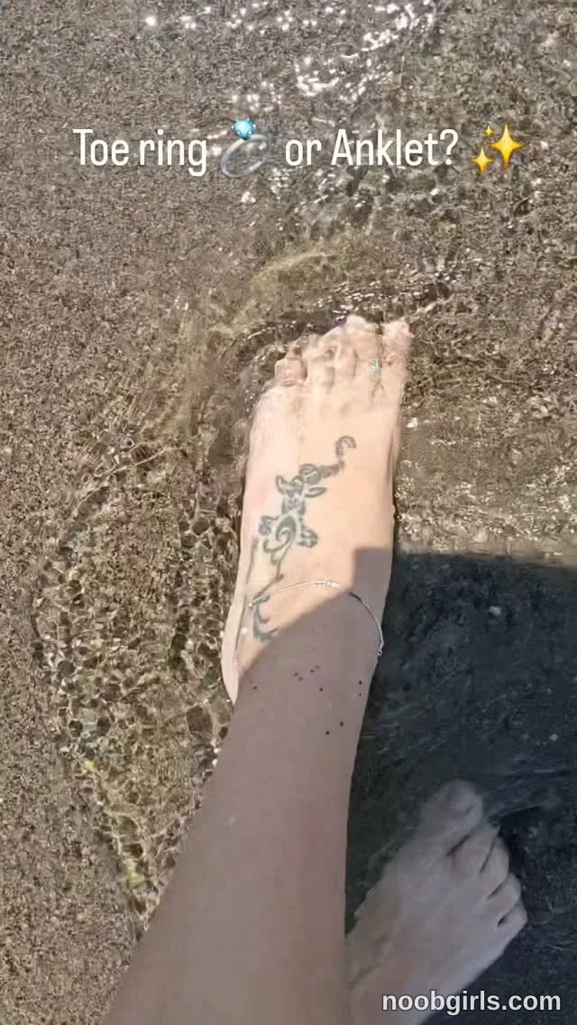 Lena reel: Toe ring or anklet? 👀🌊