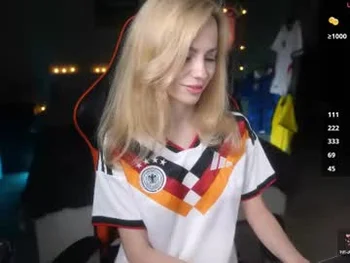 like_pie 3 chaturbate live screenshot — Chaturbate cam girl