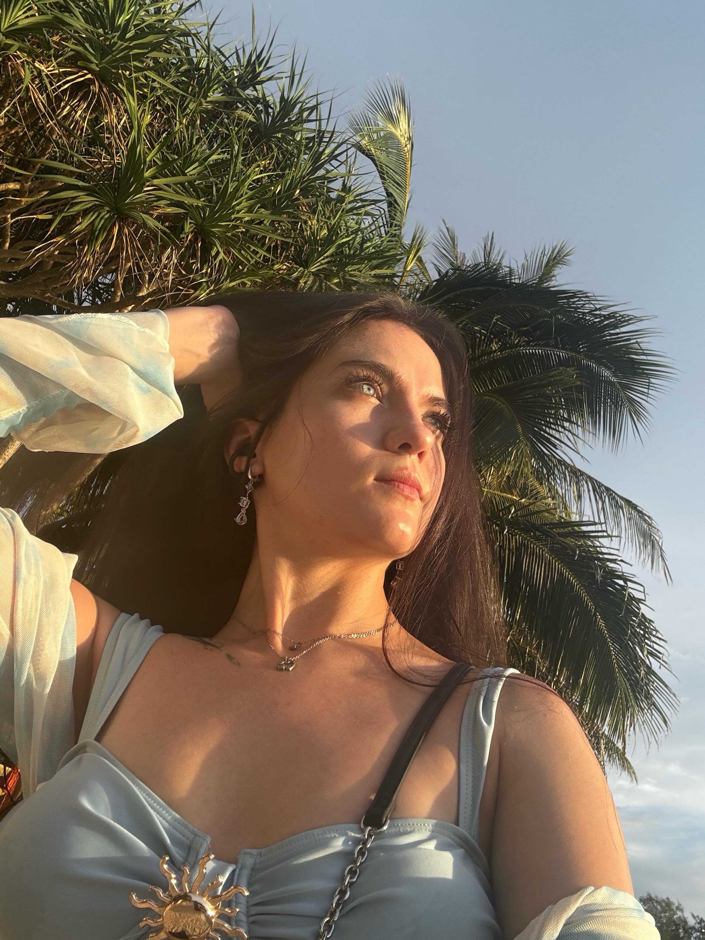 lillucooper (@lillucooper) high-res photoshoot photo #7 — Chaturbate cam model gallery