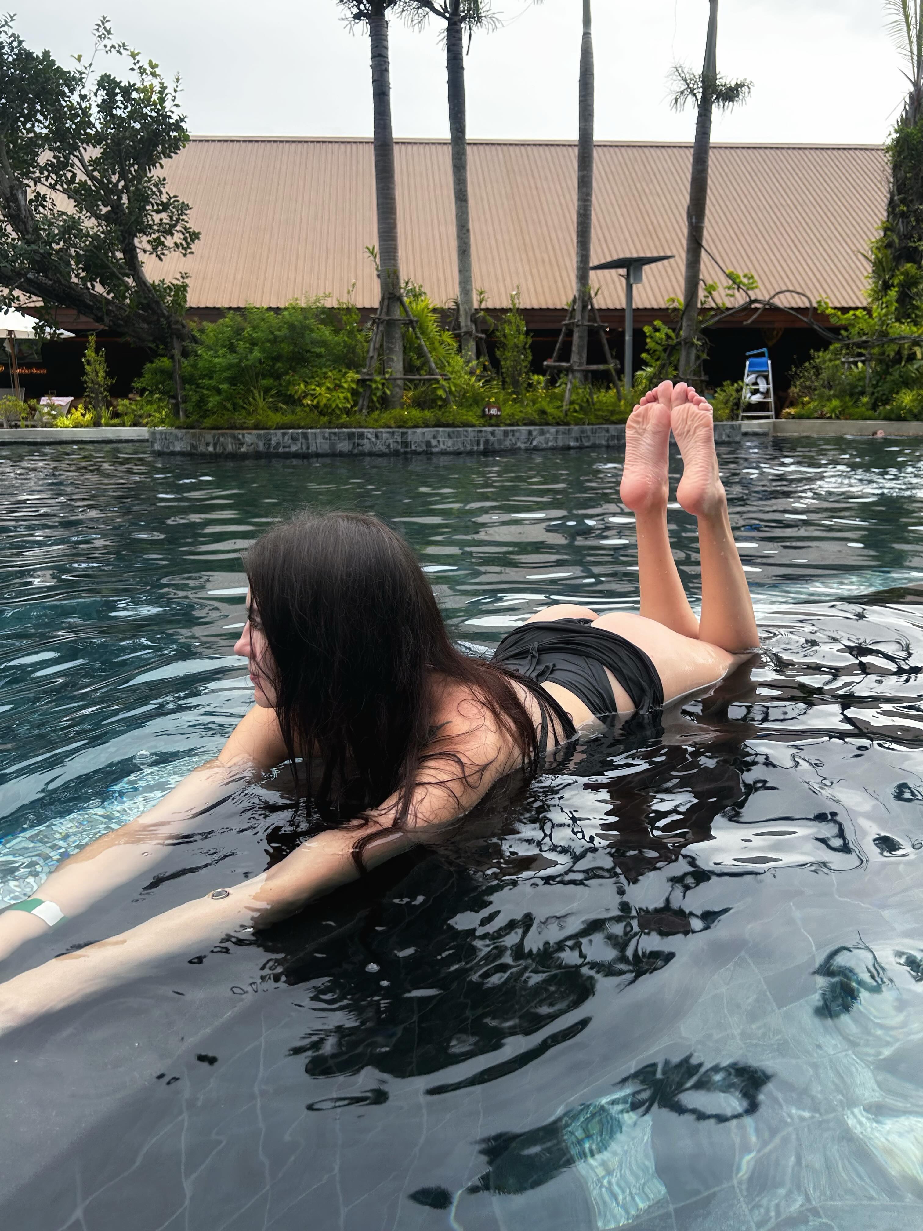 lillucooper exclusive photo gallery image #15 — Chaturbate streamer profile