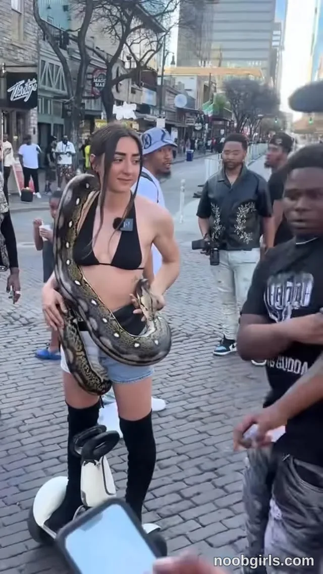 Litlaney (@litlaney) — "Stay on your toes when you’re around me😏 slitherysnake" in Downtown Austin