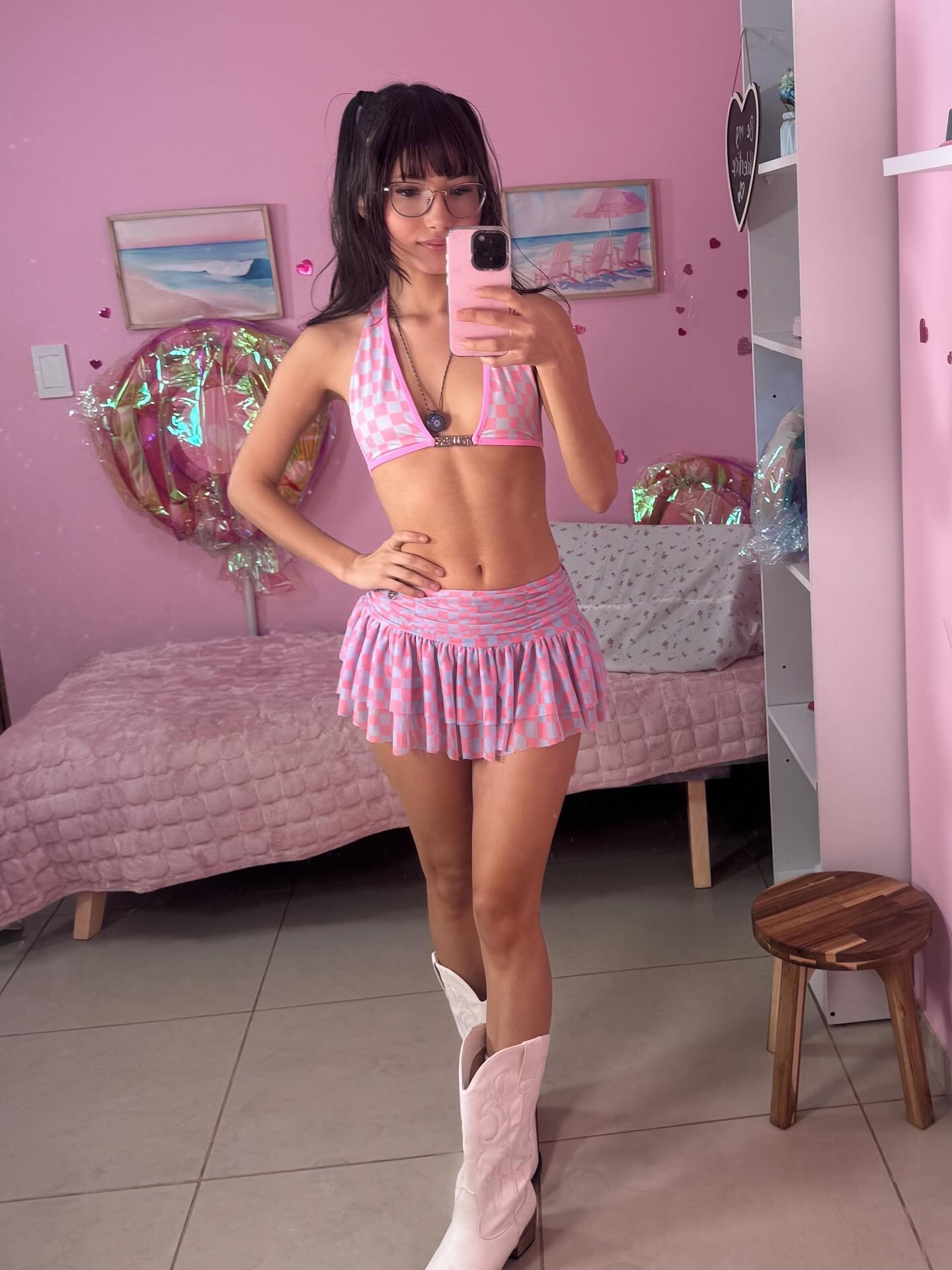 little_effy18_ (@little_effy18_) high-res photoshoot photo #7 — Chaturbate cam model gallery