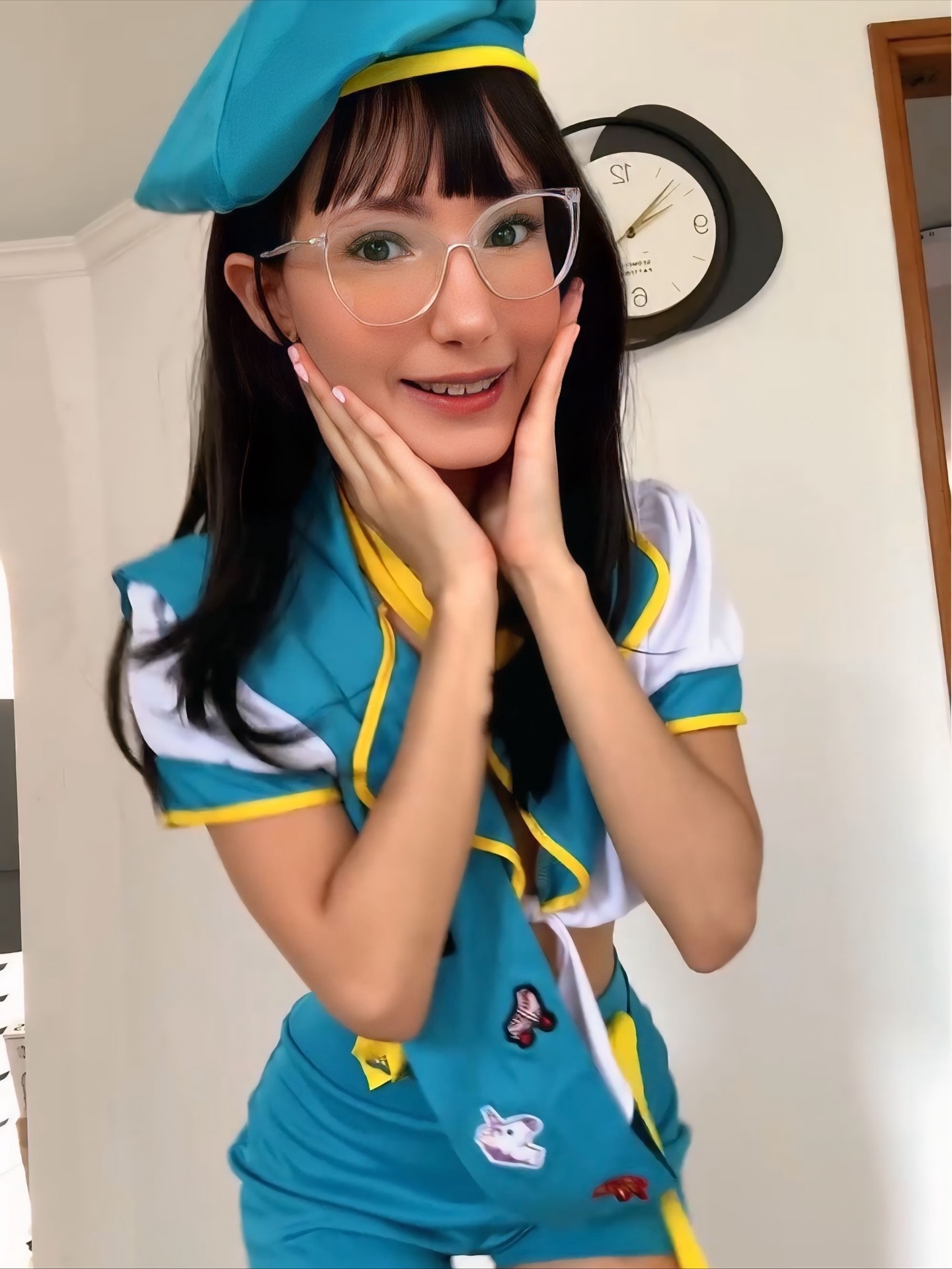 little_effy18_ (@little_effy18_) high-res photoshoot photo #28 — Chaturbate cam model gallery