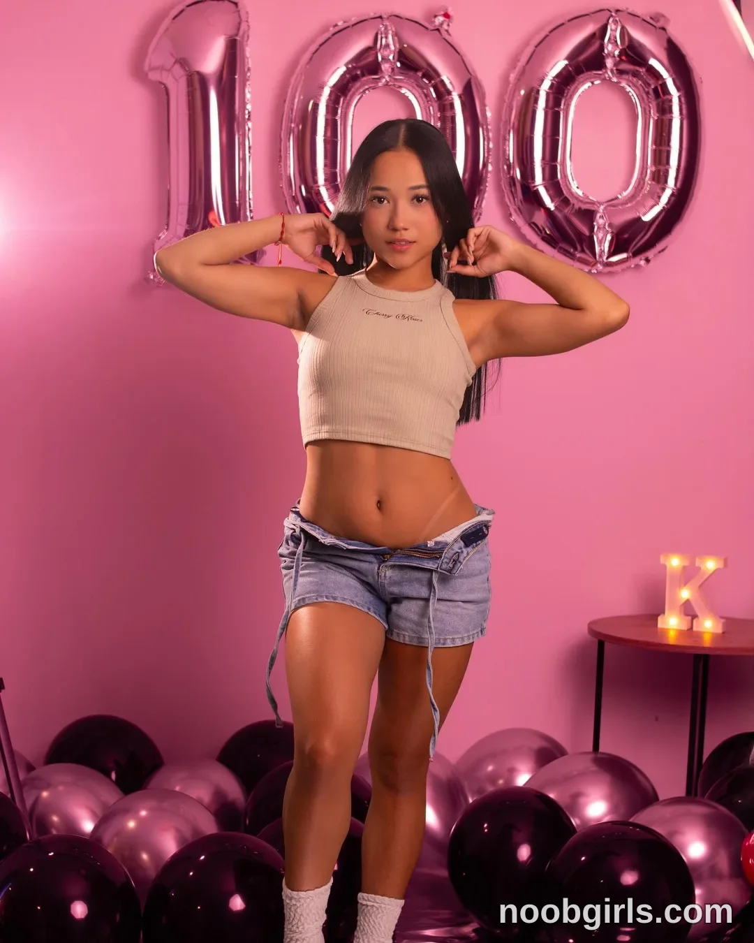 littlee_sophi_ (@littlee_sophi_) high-res photoshoot photo #4 — Chaturbate cam model gallery