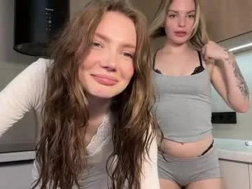 love_machine_ chaturbate live screenshot — Chaturbate cam girl