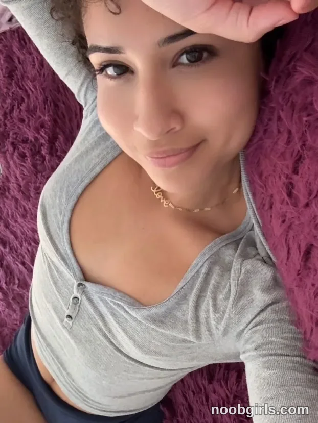 Luna (@lunaloopzz) — "Not leaving this spot anytime soon☁️"