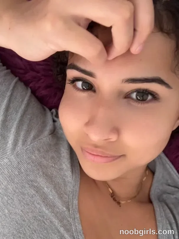 Luna (@lunaloopzz) — "Not leaving this spot anytime soon☁️"