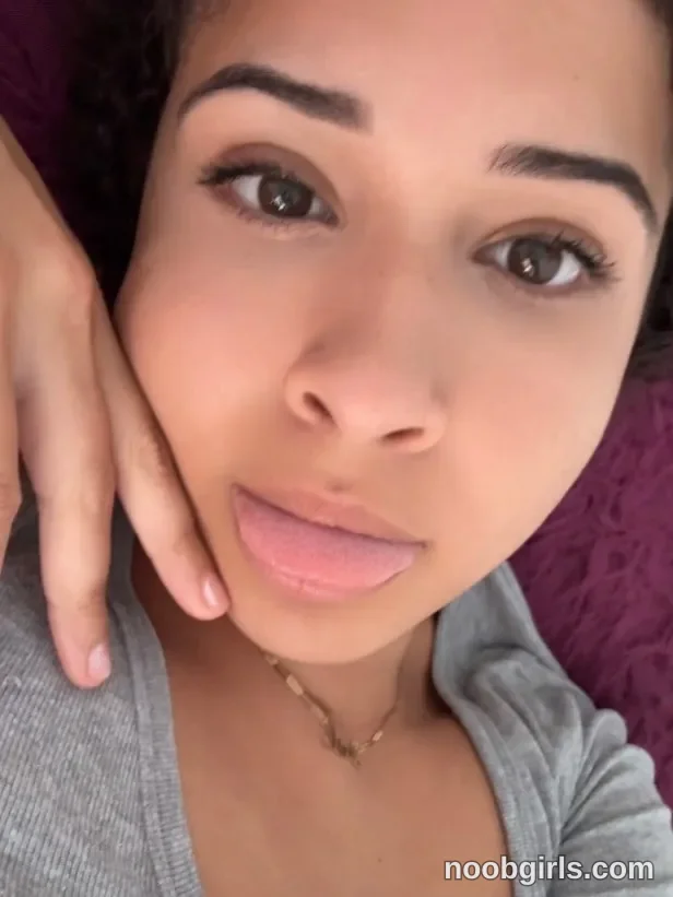 Luna (@lunaloopzz) — "Not leaving this spot anytime soon☁️"