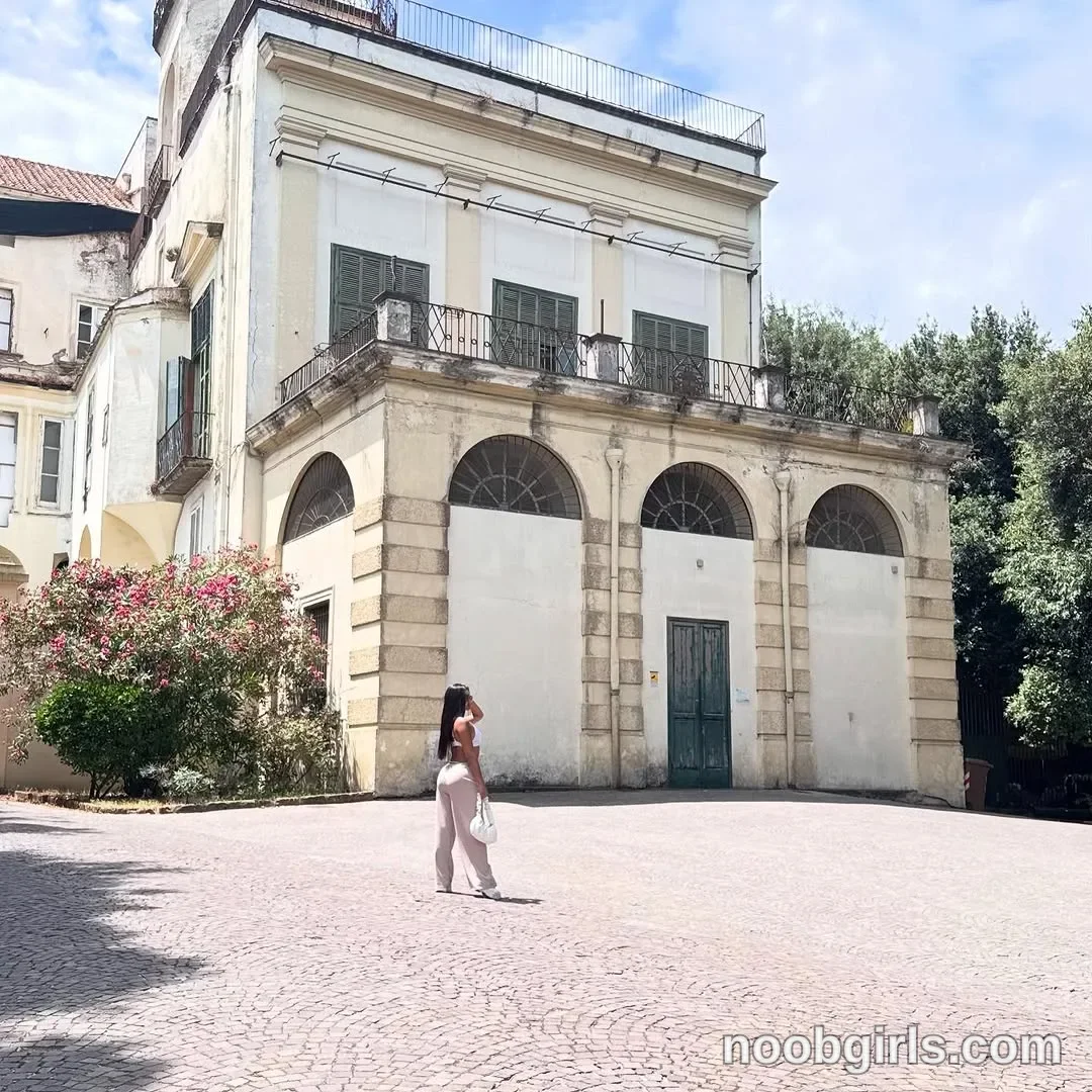 Call Me (@malaia_hills) in Napoli, Italy