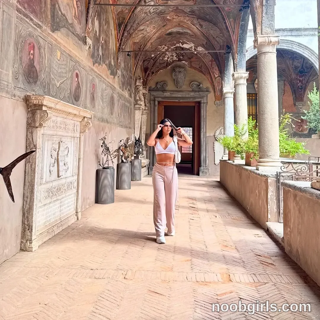 Call Me (@malaia_hills) in Napoli, Italy