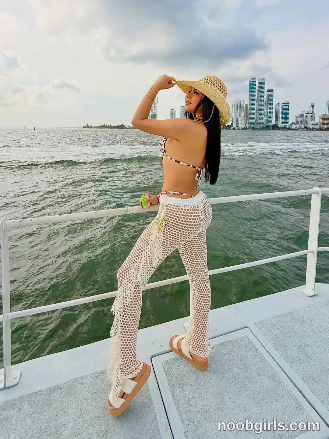 Call Me (@malaia_hills) in Cartagena de Indias
