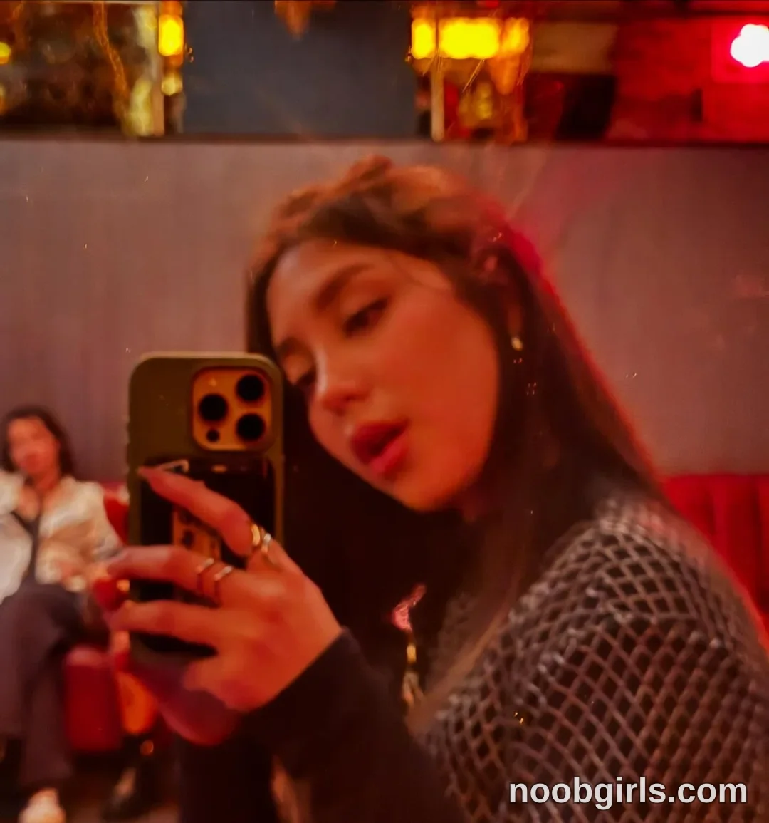 maxine_8 verified Instagram photoshoot picture #8 — live cam model review