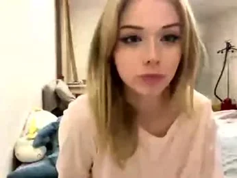 mewplop streaming live frame — Chaturbate cam girl