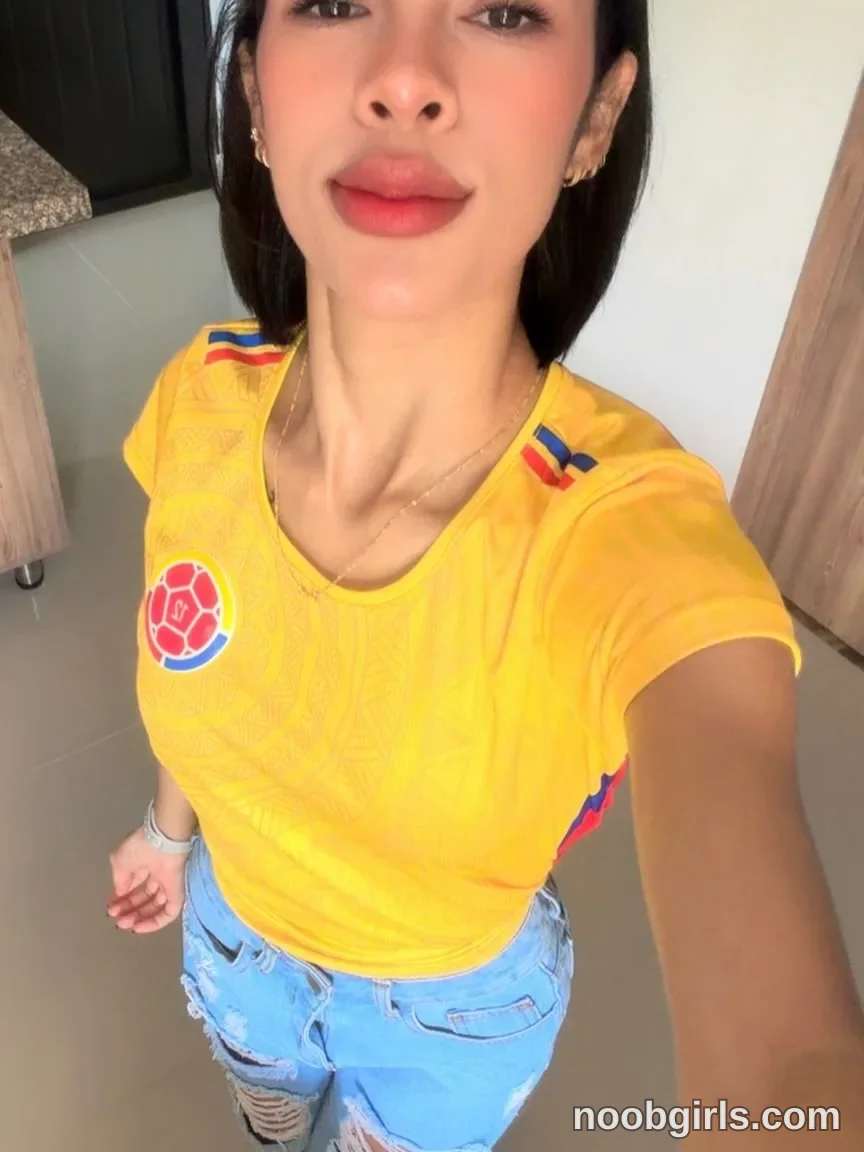 Mia Reeves (@mia_reeves) in Medellín, Antioquia
