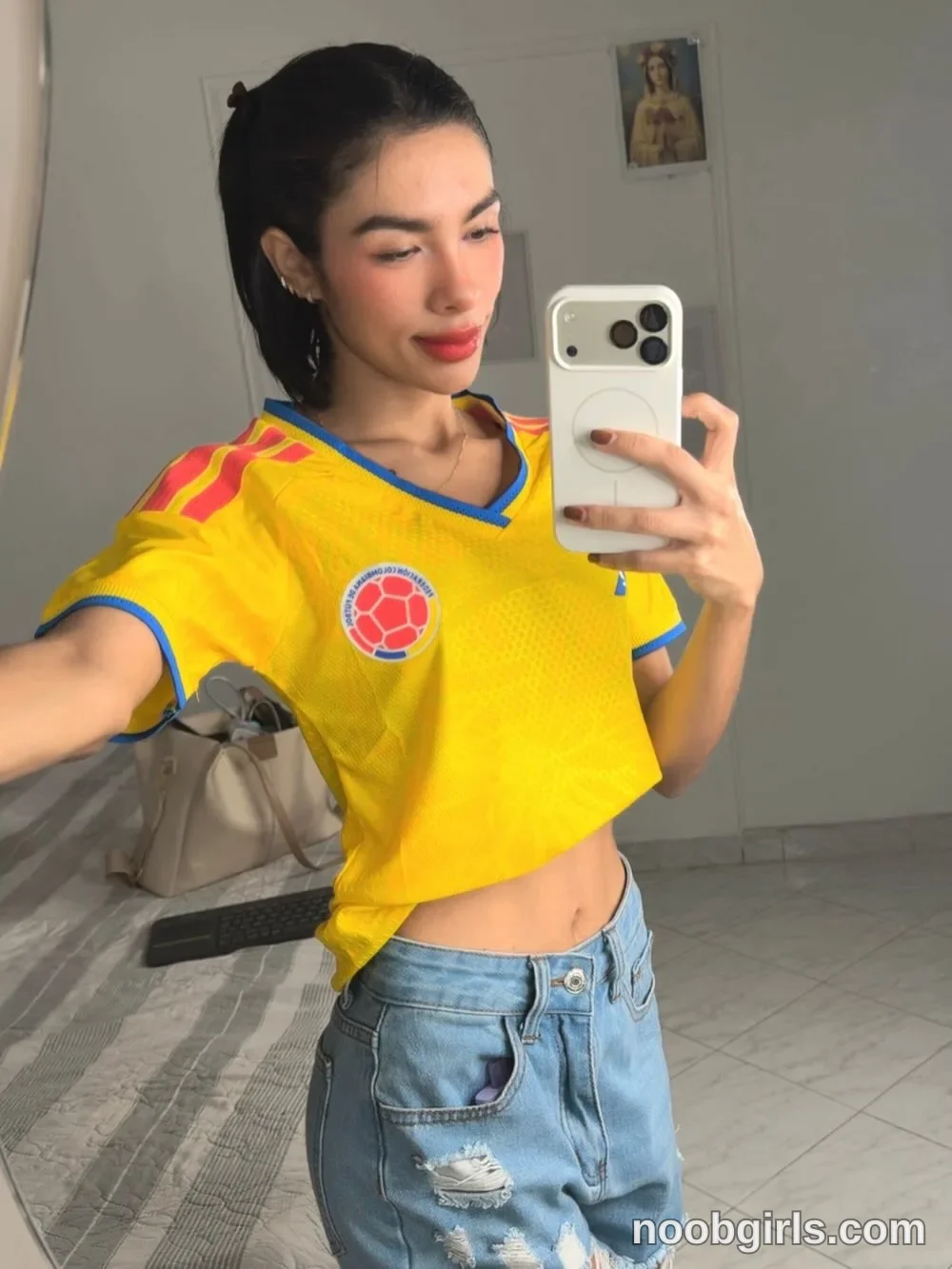 Mia Reeves (@mia_reeves) — "Colombian girl 🇨🇴🇨🇴🇨🇴 🇨🇴" in Medellín, Antioquia
